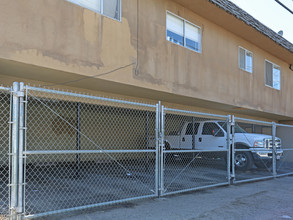 3385 E Fairmont Ave in Fresno, CA - Building Photo - Building Photo