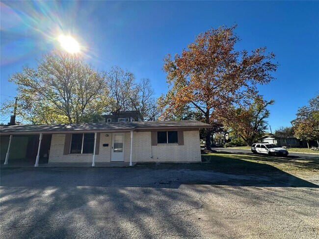 8309 Hathaway Dr in Austin, TX - Building Photo - Building Photo