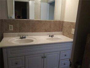 2701 NW 21st St in Fort Lauderdale, FL - Building Photo - Building Photo