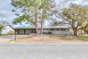 2618 A in San Angelo, TX - Building Photo