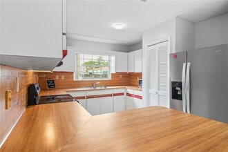 5191 NW 2nd Terrace in Miami, FL - Building Photo - Building Photo