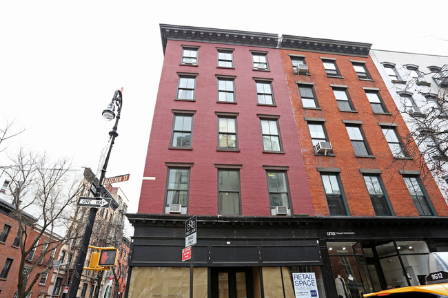383 Bleecker St in New York, NY - Foto de edificio - Building Photo