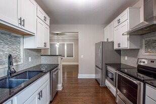 311 N 36th Ave in Omaha, NE - Building Photo