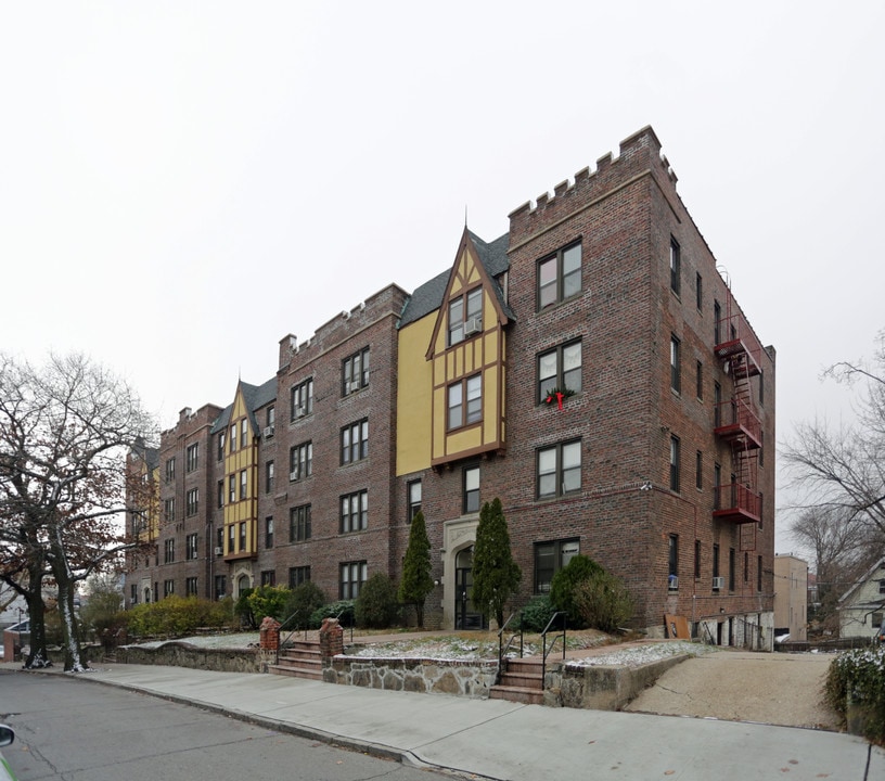 16 Rochelle Ter in Mount Vernon, NY - Foto de edificio