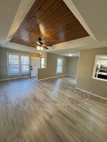 459 W Grand St in Springfield, MO - Building Photo