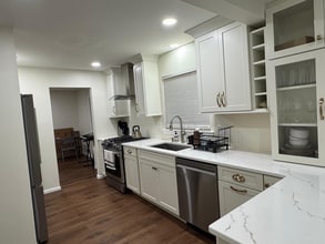 818 Willow Way in Somerdale, NJ - Building Photo - Building Photo