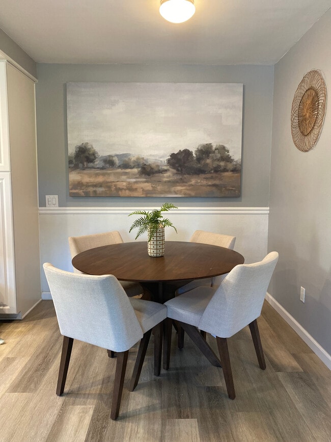 220 Woodland Pky, Unit 250, Unit 250