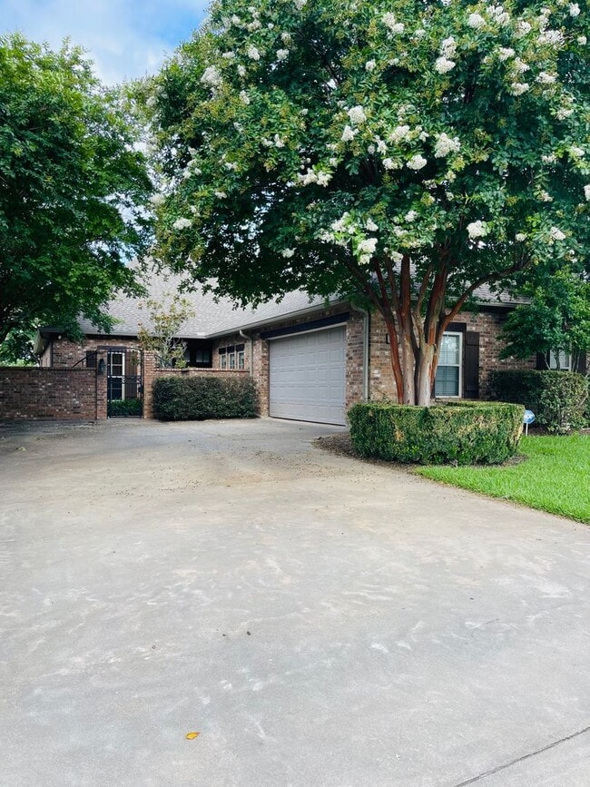 property at 6108 W Azalea Dr