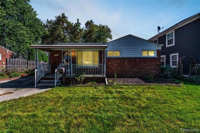 3216 Maplewood Ave in Royal Oak, MI - Building Photo - Building Photo