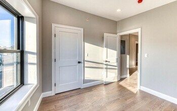 79 Roslyn Rd in Mineola, NY - Building Photo - Building Photo