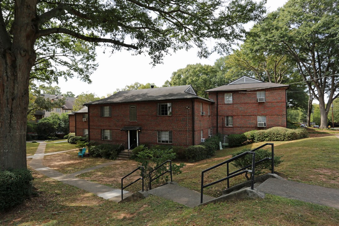 Briarwood Apartments in Atlanta, GA - Building Photo