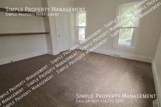 615 Mc Reynolds Ave NW in Grand Rapids, MI - Building Photo - Building Photo