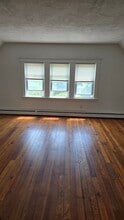 1595 Chapel St, Unit 3 in New Haven, CT - Foto de edificio - Building Photo