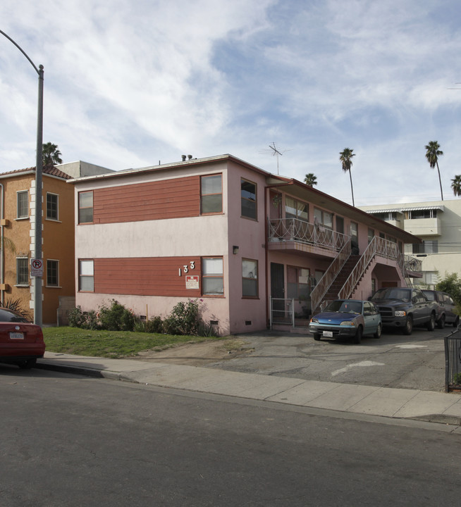 133 N Edgemont St in Los Angeles, CA - Building Photo