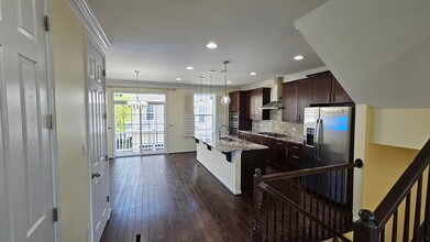 7217 Barry Ln in Elkridge, MD - Building Photo - Building Photo