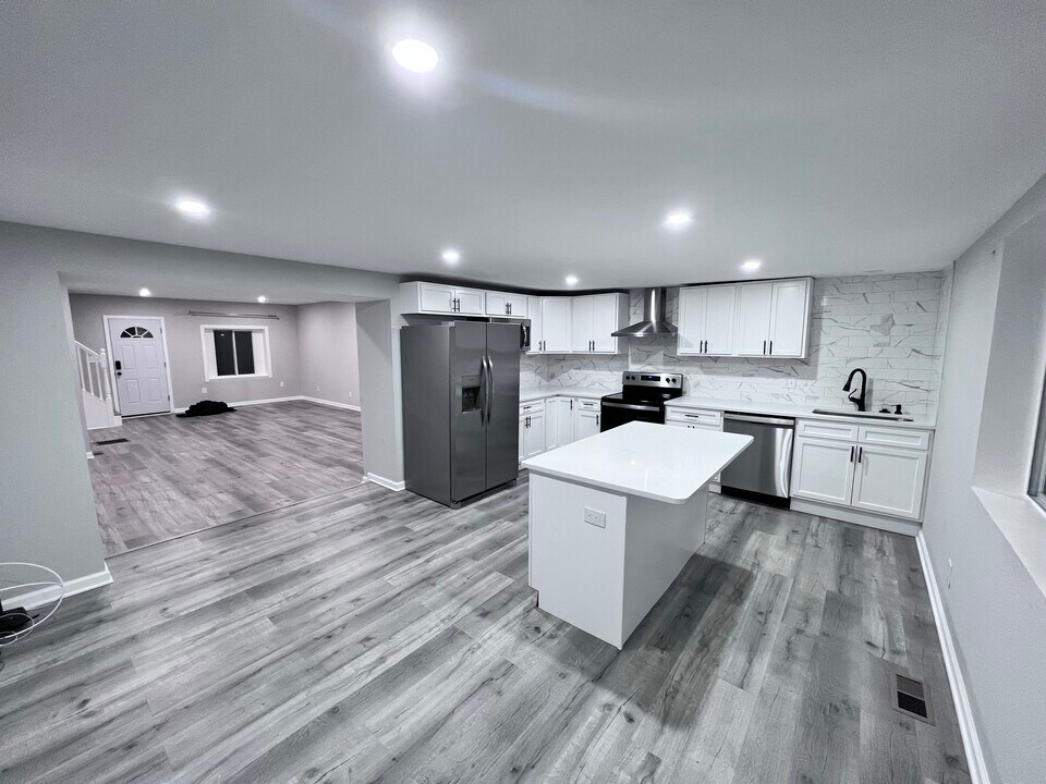 4111 Sunnyside Ave in Baltimore, MD - Building Photo