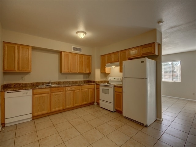 8952 W Royal Palm Rd in Peoria, AZ - Building Photo - Building Photo