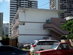 1530 Kewalo St in Honolulu, HI - Foto de edificio - Building Photo