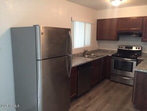 2301 N 28th St in Phoenix, AZ - Building Photo - Building Photo