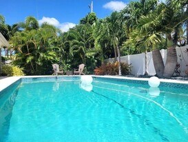 1150 Emerald Ln in West Palm Beach, FL - Building Photo