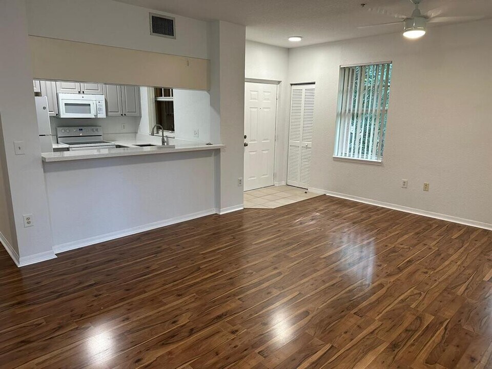 6816 W Sample Rd, Unit 6816 in Coral Springs, FL - Foto de edificio