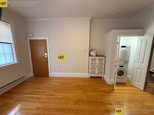 83 West Cedar St, Unit West Cedar St #A in Boston, MA - Building Photo - Building Photo