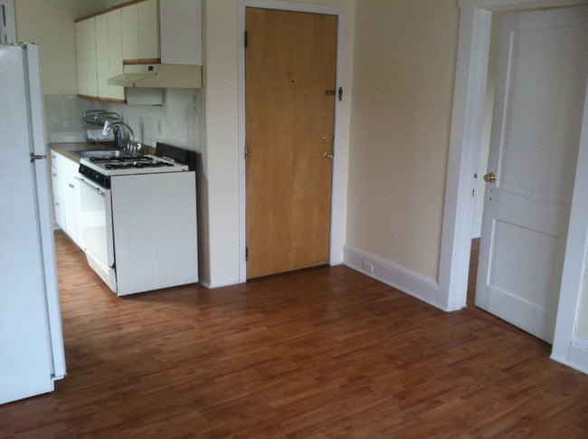 495 Main St, Unit B-R in Fort Lee, NJ - Building Photo - Building Photo