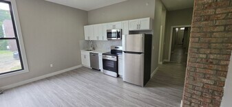 543 Clinton Ave in Albany, NY - Building Photo
