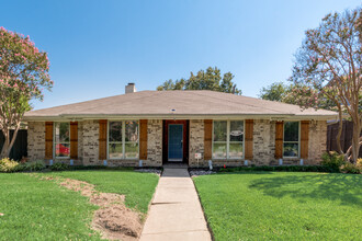 4444 Denver Dr in Plano, TX - Foto de edificio - Building Photo