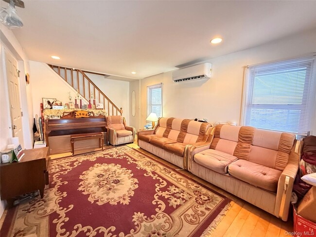 245-80 61st Ave in Queens, NY - Building Photo - Building Photo