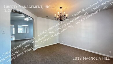 1019 Magnolia Hill in San Antonio, TX - Building Photo - Building Photo