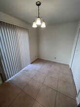9127 Newhall Dr in Sacramento, CA - Building Photo - Building Photo