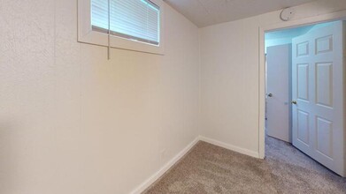 630 3rd Ave SE in Mandan, ND - Building Photo - Building Photo