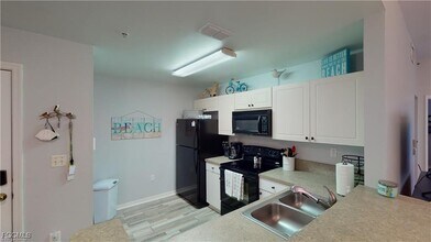 15433 Bellamar Cir in Ft. Myers, FL - Building Photo - Building Photo