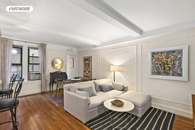 property at 41 W 72nd St
