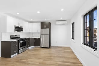 602 Lexington Ave, Unit Apt 2 in Brooklyn, NY - Building Photo - Building Photo