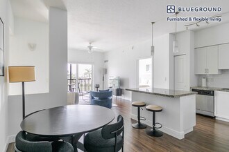 4300 SW 113th Terrace in Pembroke Pines, FL - Foto de edificio - Building Photo