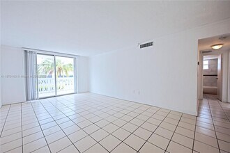 4142 N Jefferson Ave in Miami Beach, FL - Foto de edificio - Building Photo