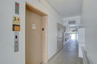 3040 NE 16th Ave in Oakland Park, FL - Building Photo - Building Photo