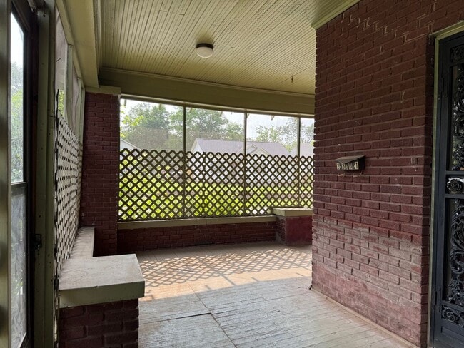 2301 W 17th St in Little Rock, AR - Foto de edificio - Building Photo