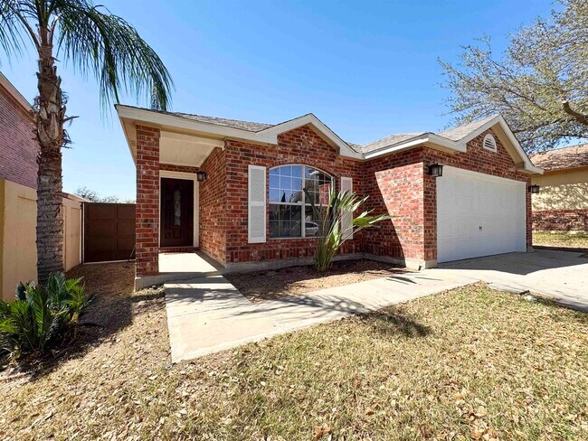 11146 Escandon Dr in Laredo, TX - Building Photo - Building Photo