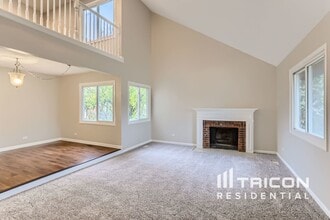 5224 Arlington Cir in Hanover Park, IL - Building Photo - Building Photo