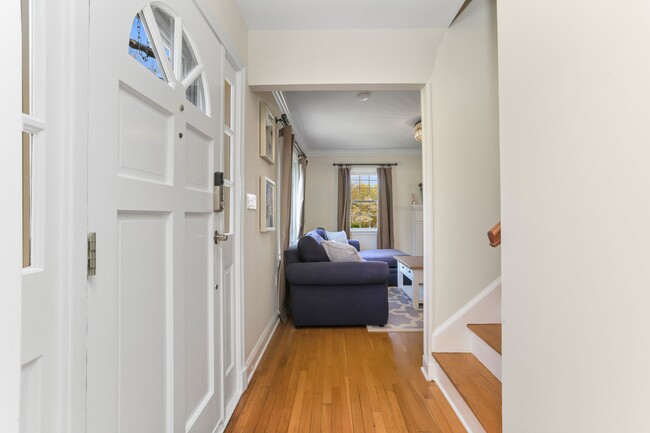 1 Ernel Dr in Greenwich, CT - Building Photo - Building Photo