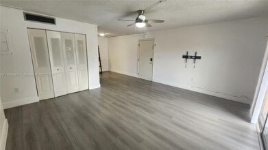 7231 Miami Lakes Dr in Miami Lakes, FL - Building Photo - Building Photo