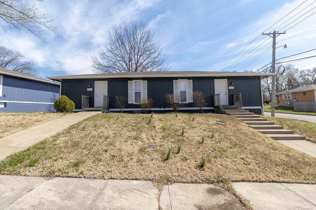 202 Wheaton Ct in Columbia, MO - Building Photo