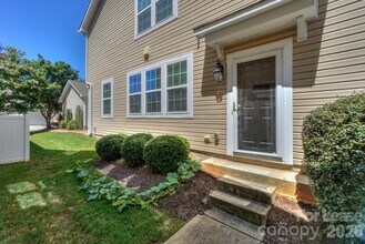 8273 Viewpoint Lane in Cornelius, NC - Building Photo - Building Photo