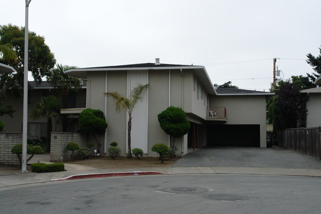 424 Studio Cir in San Mateo, CA - Building Photo - Building Photo