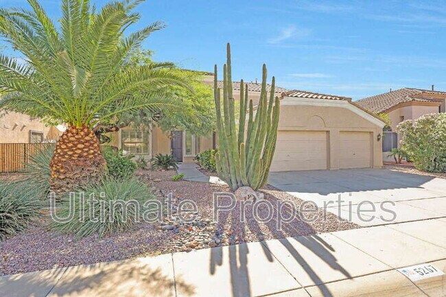 5267 W Angela Dr in Glendale, AZ - Building Photo - Building Photo