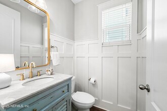 1067 Seaside Dr N in Jacksonville Beach, FL - Building Photo - Building Photo