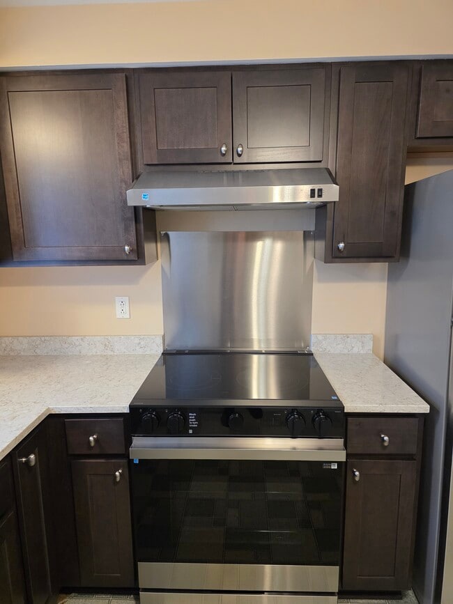 65 Valley St in Rochester, NY - Building Photo - Building Photo